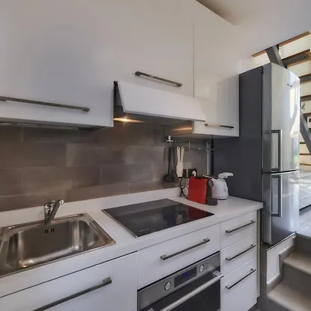 Loft Apartment *