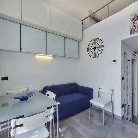 Loft Apartment *